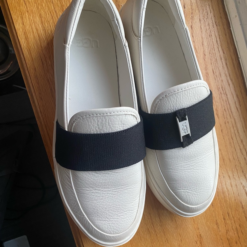 UGG shoes White Leather Slip - on